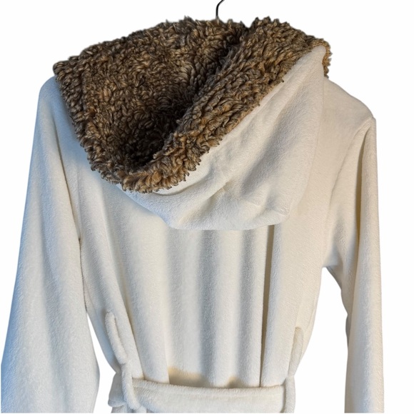 Pottery Barn Hooded Robe - Picture 3 of 10